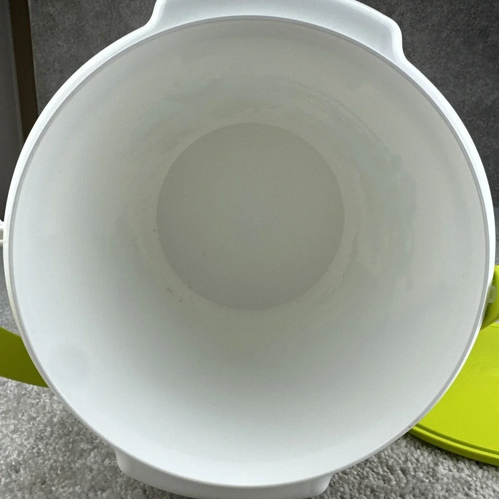 Tupperware Shrek Forever After‎ 2010 8.5 L Giant Canister with Handle